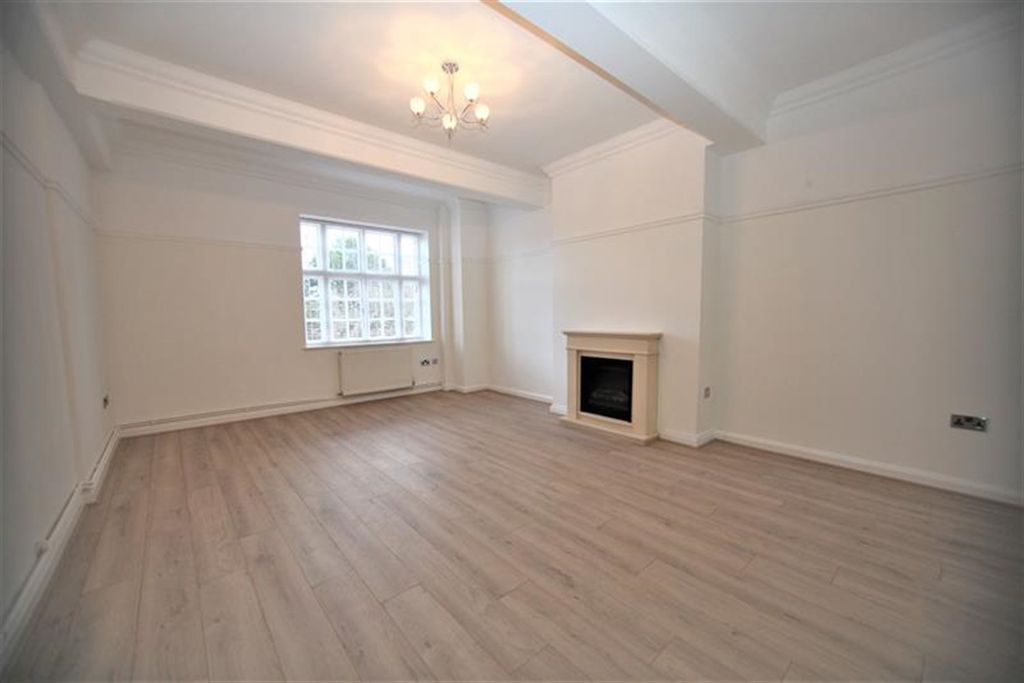 Property photo 1 of 3 (Main)