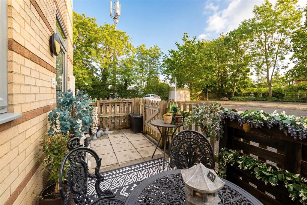 Property photo 2 of 11 South Facing Terrace