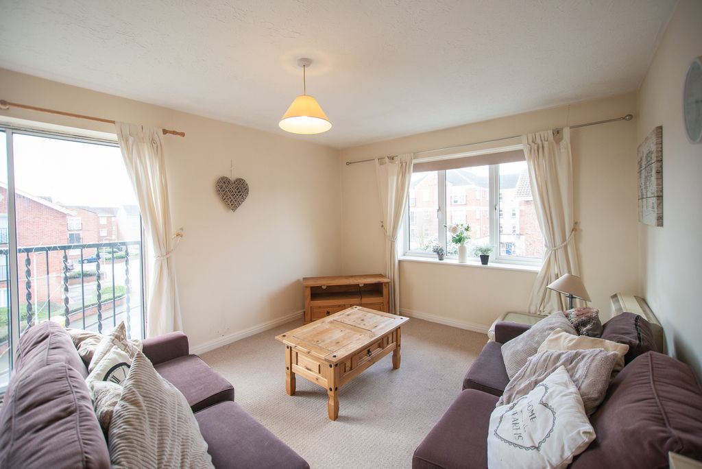 Property photo 2 of 13