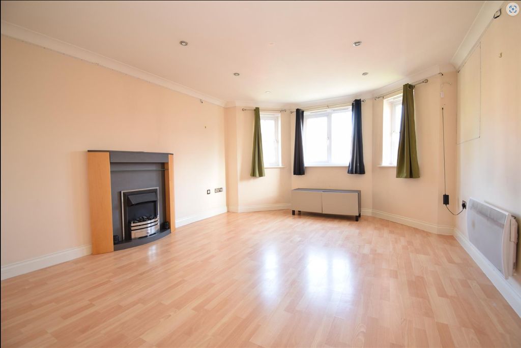 Property photo 2 of 8