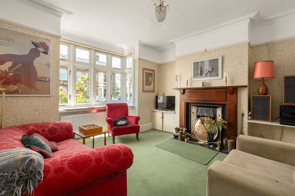 Property photo 2 of 18