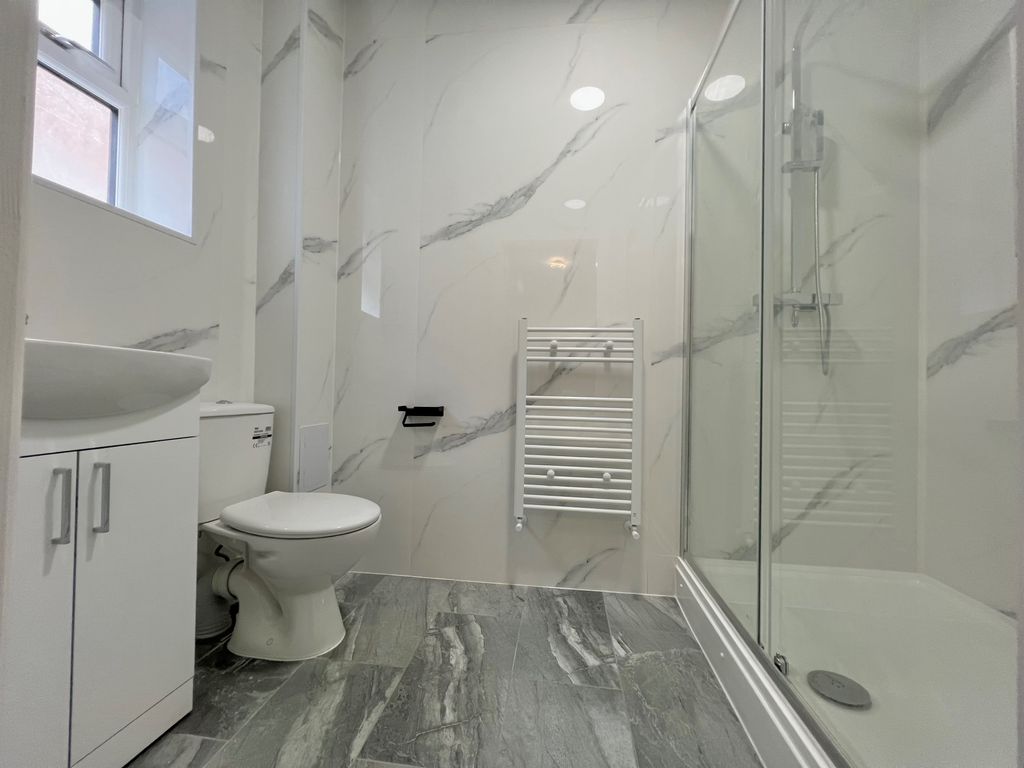 Property photo 2 of 10 Shower Room