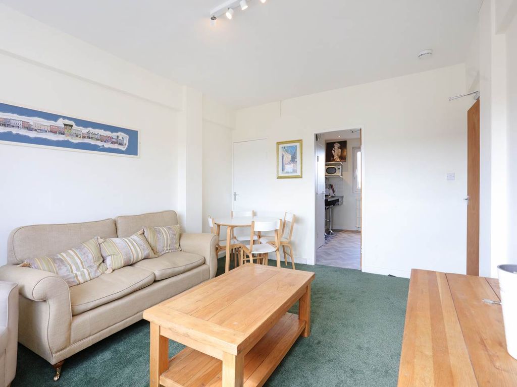 Property photo 3 of 14 1V7A6362