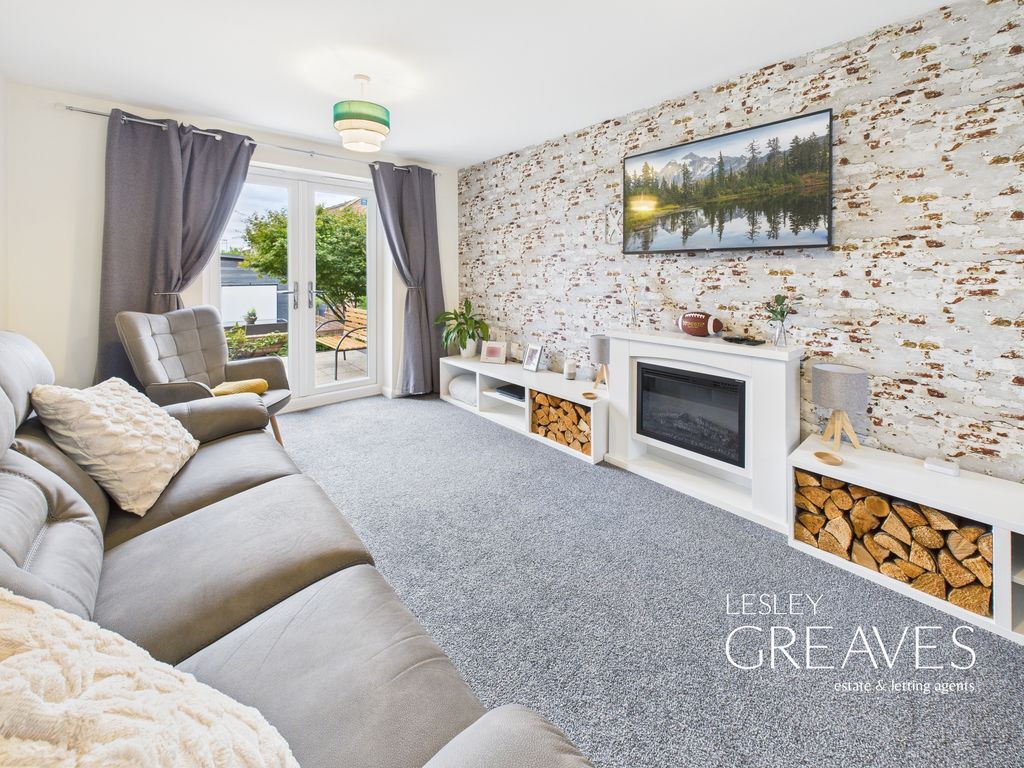 Property photo 3 of 28 Living Room