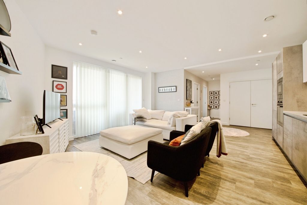 Property photo 1 of 16 Pbox-Img.Jpg