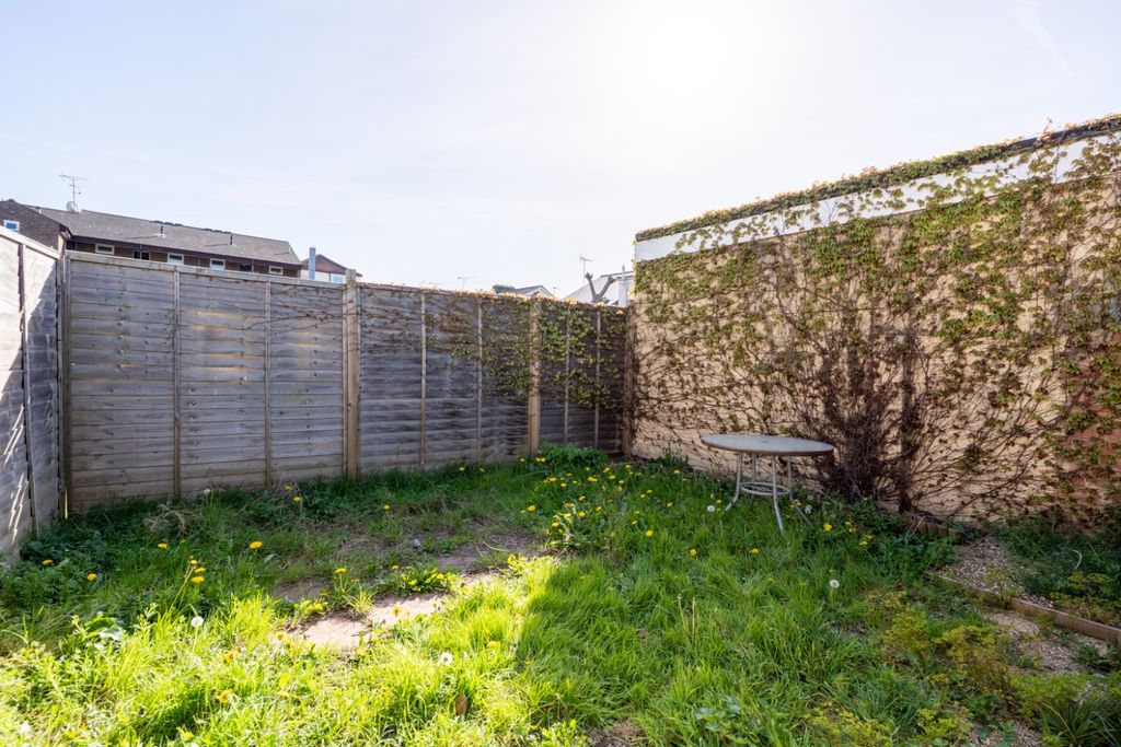 Property photo 3 of 9 5037912