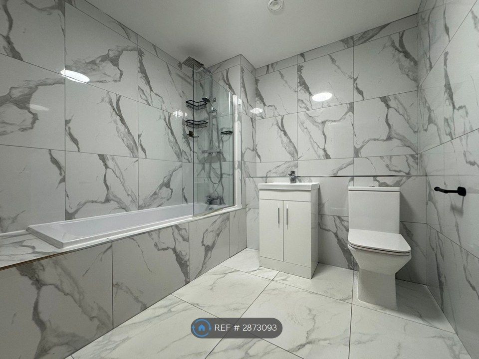 Property photo 1 of 7 Bathroom