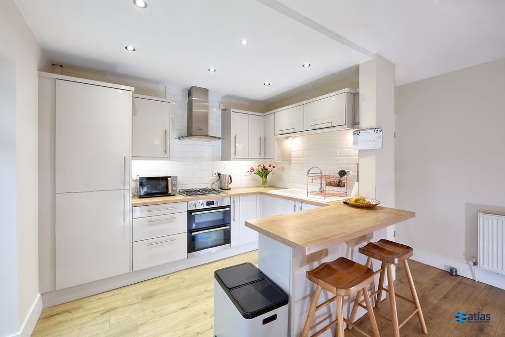 Property photo 3 of 16 Kitchen