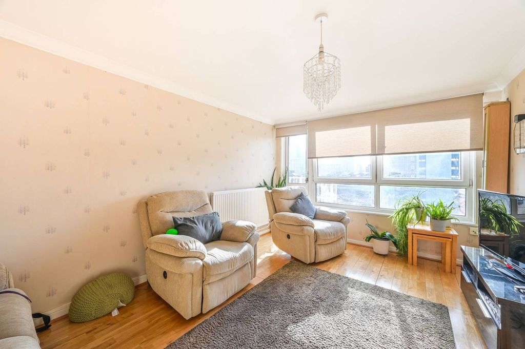 Property photo 3 of 12