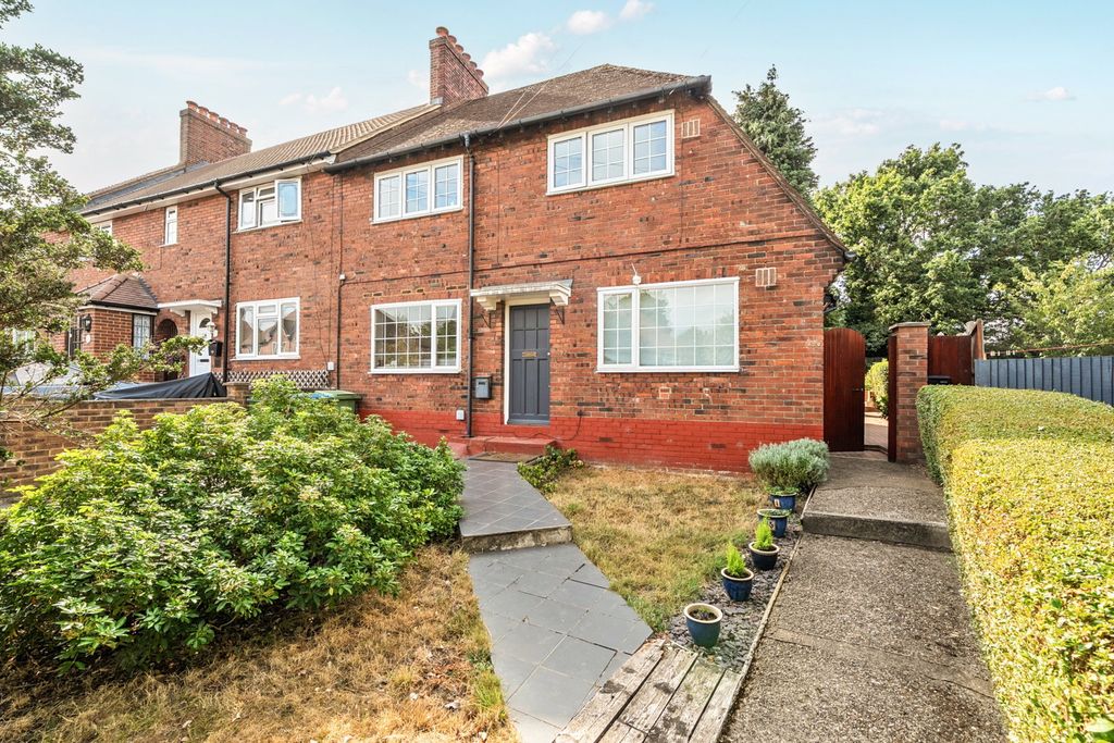 Property photo 2 of 11