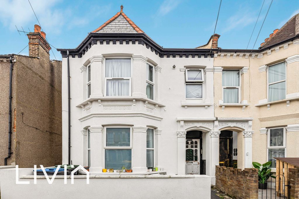 Property photo 1 of 8 120A5156