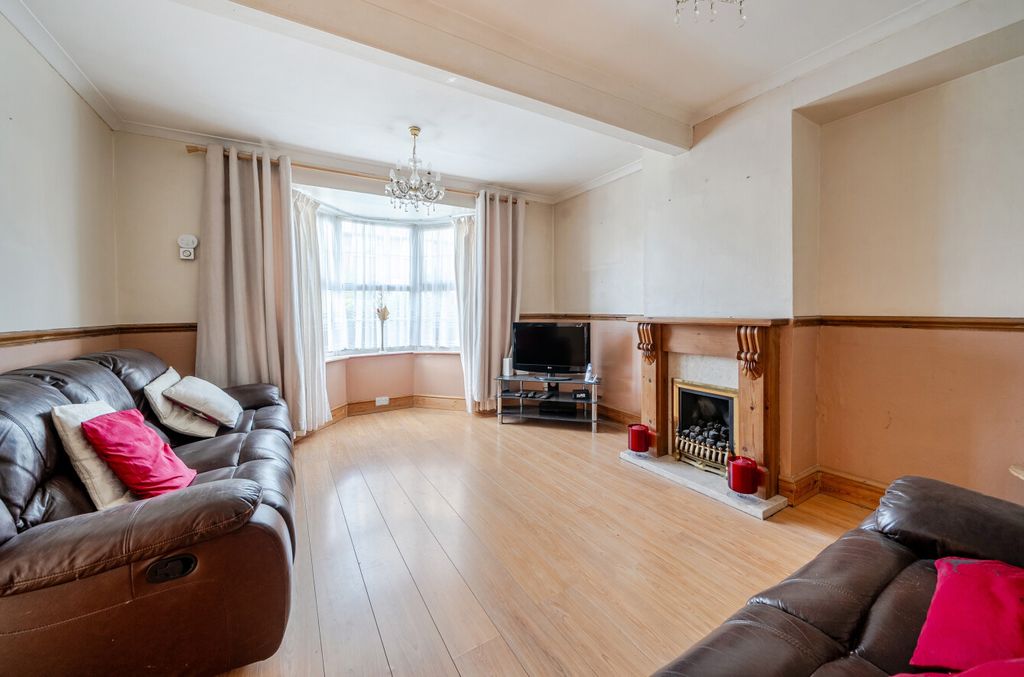 Property photo 3 of 17 1521009-6-6Aa28A6...
