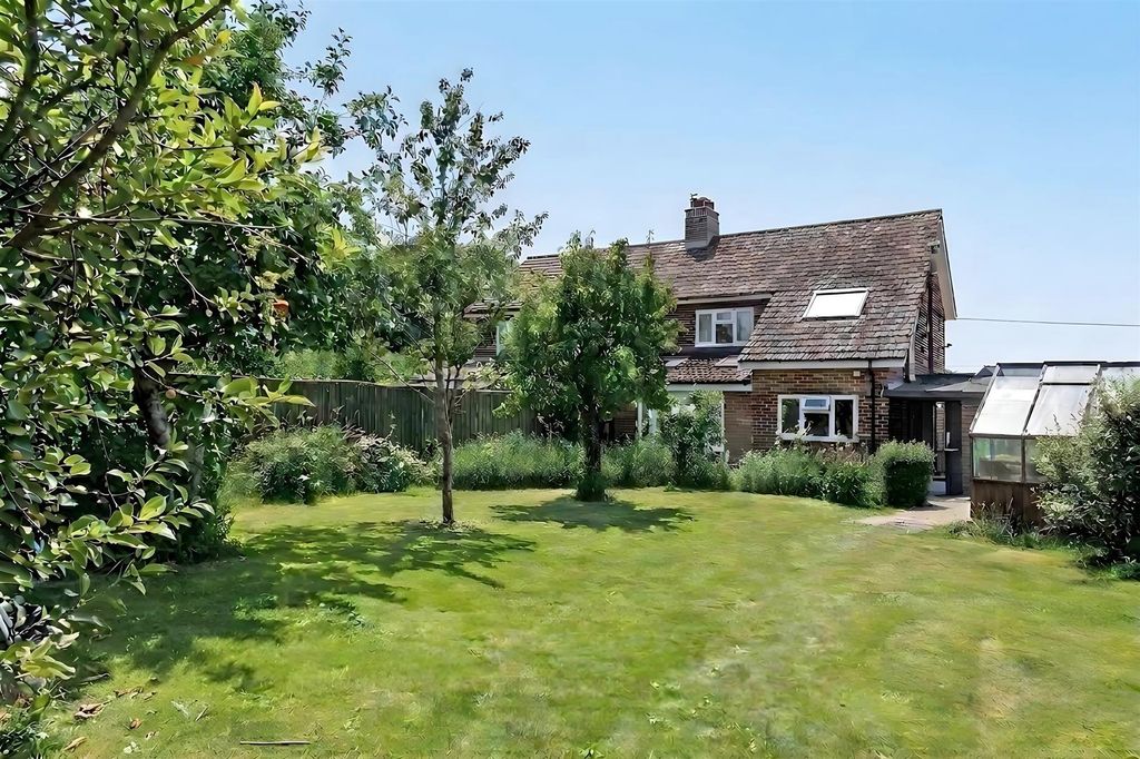 Property photo 1 of 15 Farley Cottage Ph23.Jpg