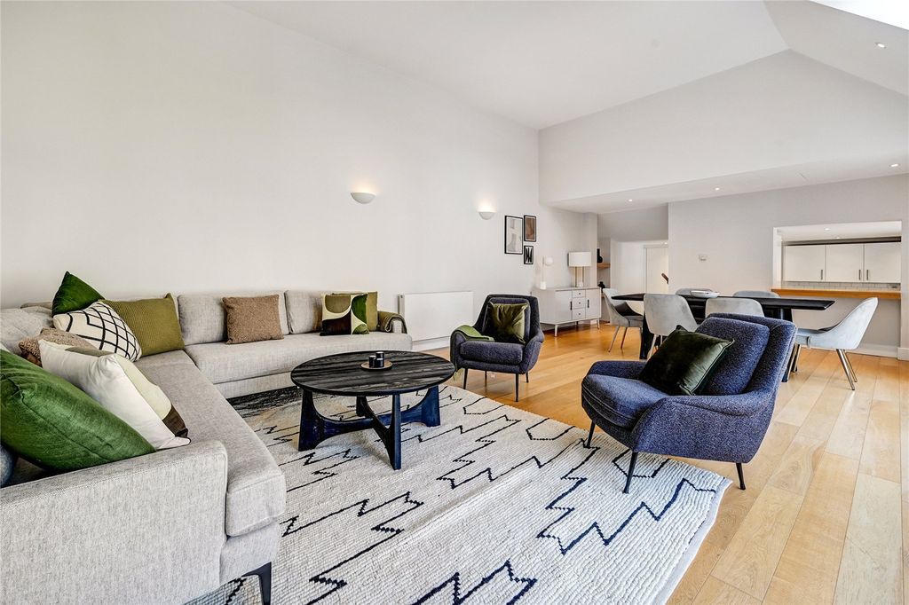 Property photo 2 of 17 Picture No. 03