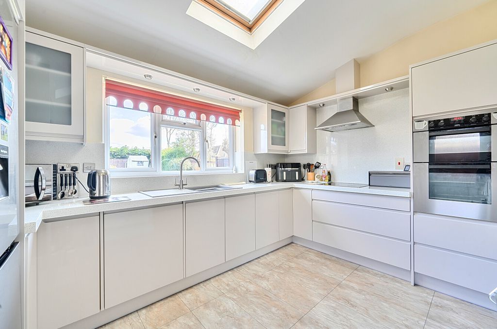 Property photo 2 of 12 1434742869c52525F373B