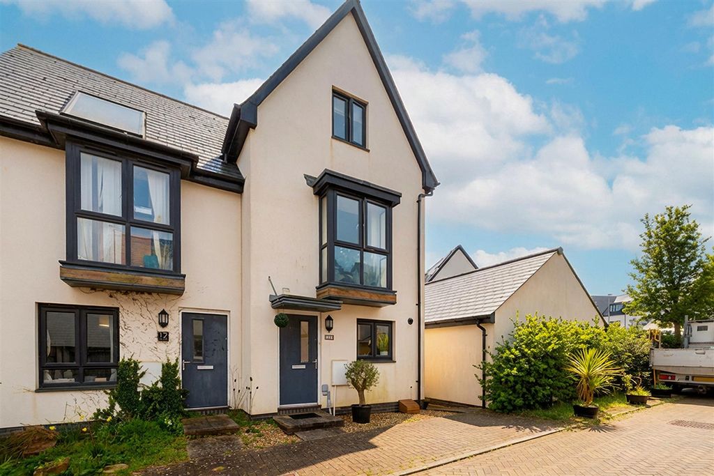 Property photo 1 of 18 Front Exterior