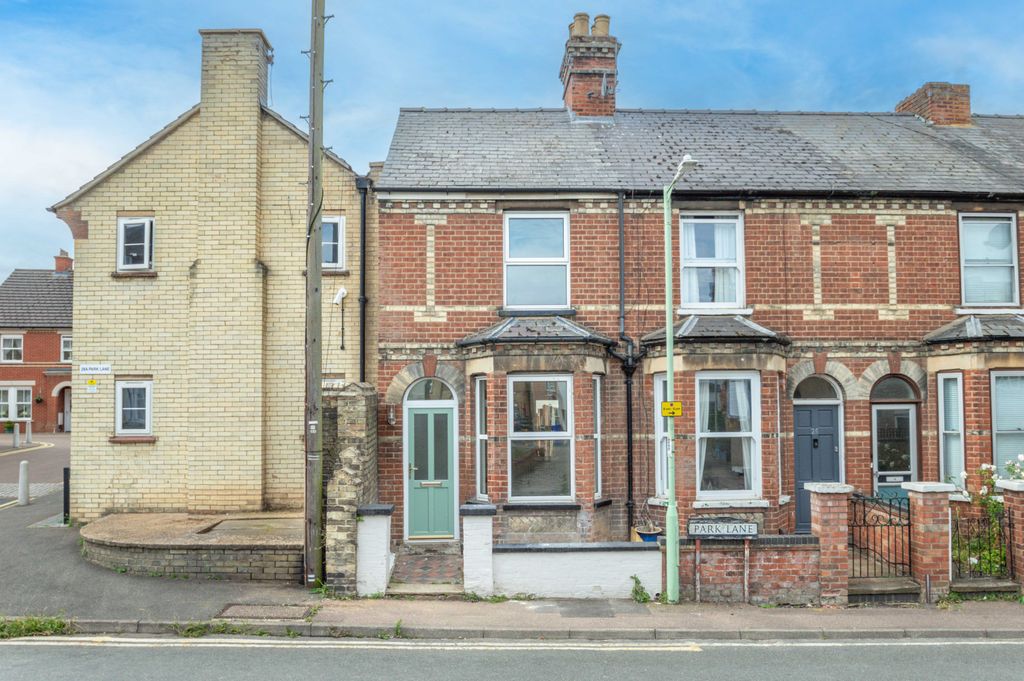 Property photo 1 of 13 28 Park Lane