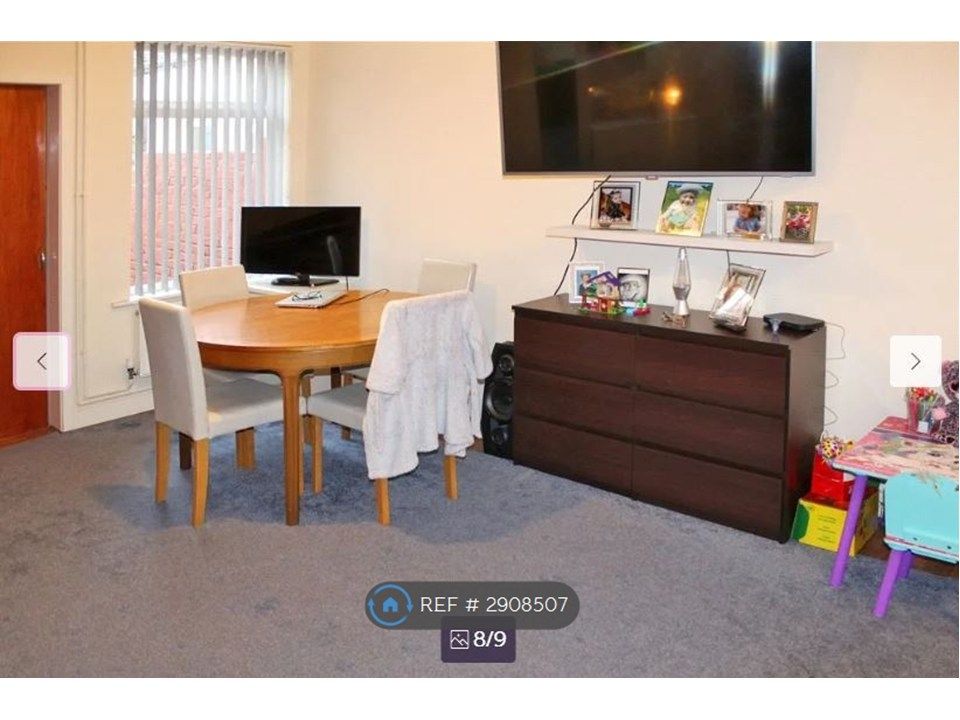 Property photo 1 of 6 Lounge 2