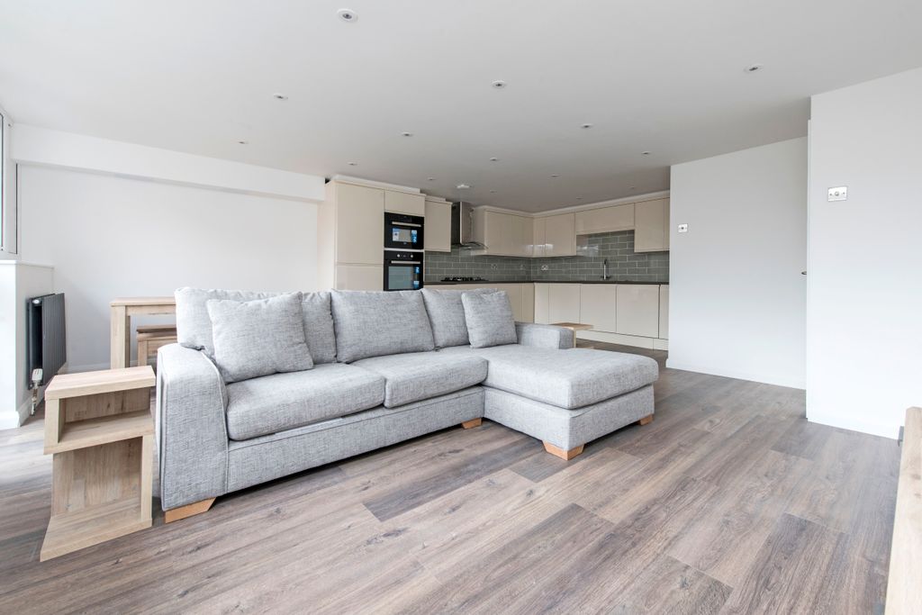 Property photo 2 of 12 195 Goulden Hse Rec