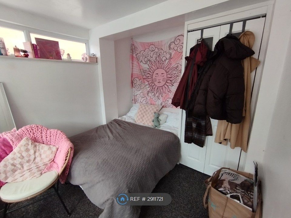 Property photo 3 of 7 Room 1