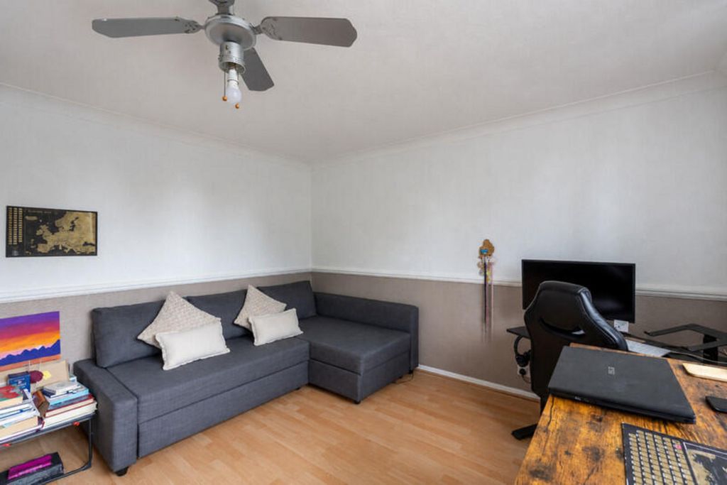 Property photo 3 of 16