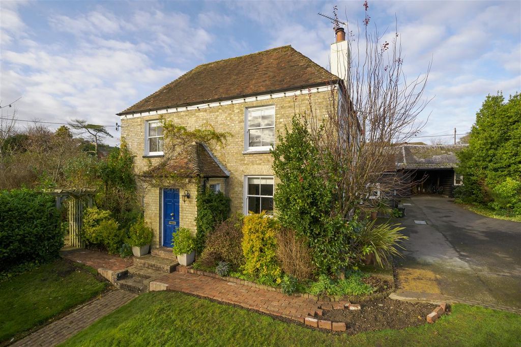Property photo 2 of 32
