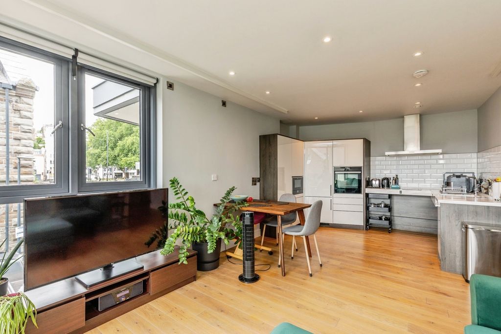 Property photo 3 of 15 Photo