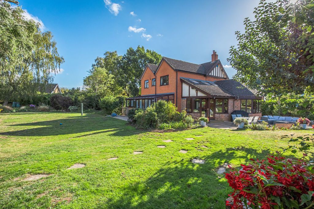 Property photo 1 of 18