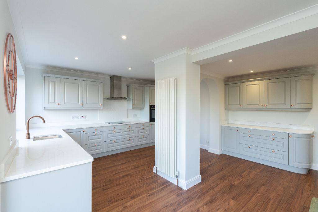 Property photo 3 of 18 Dsc05952