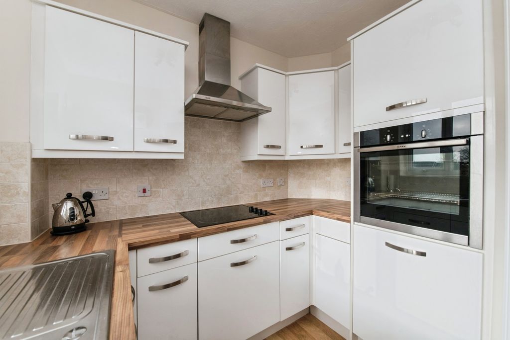 Property photo 3 of 17 Pbox-Img.Jpg