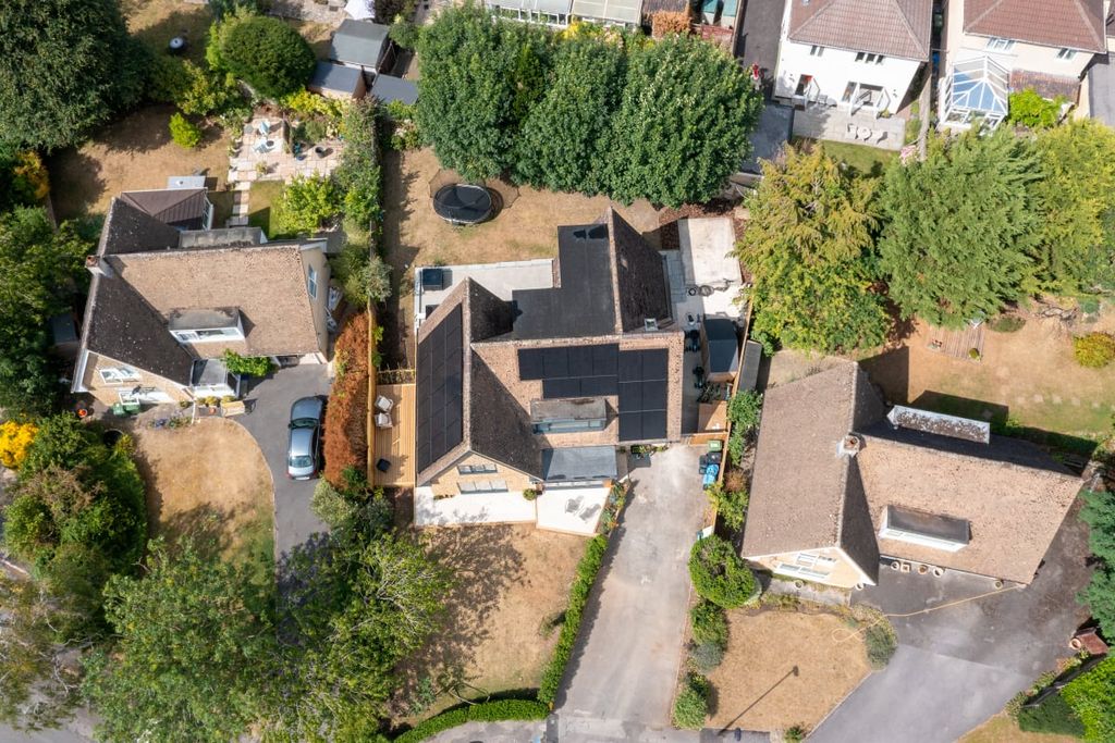 Property photo 2 of 40