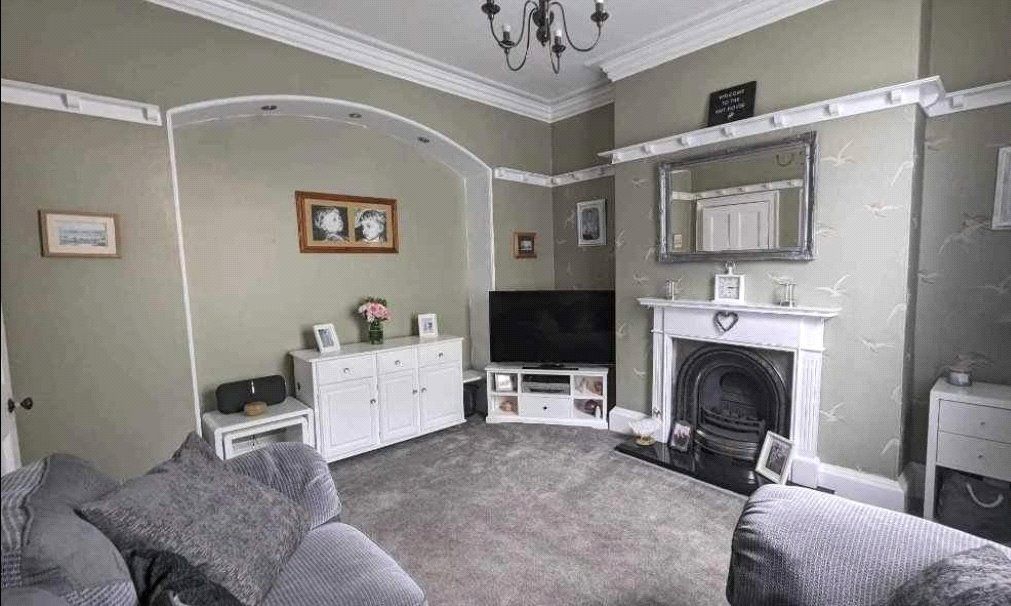 Property photo 2 of 18 Picture No. 12