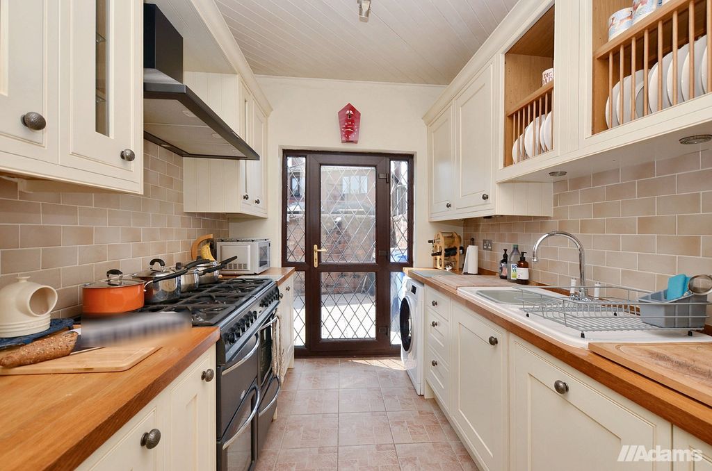 Property photo 3 of 25
