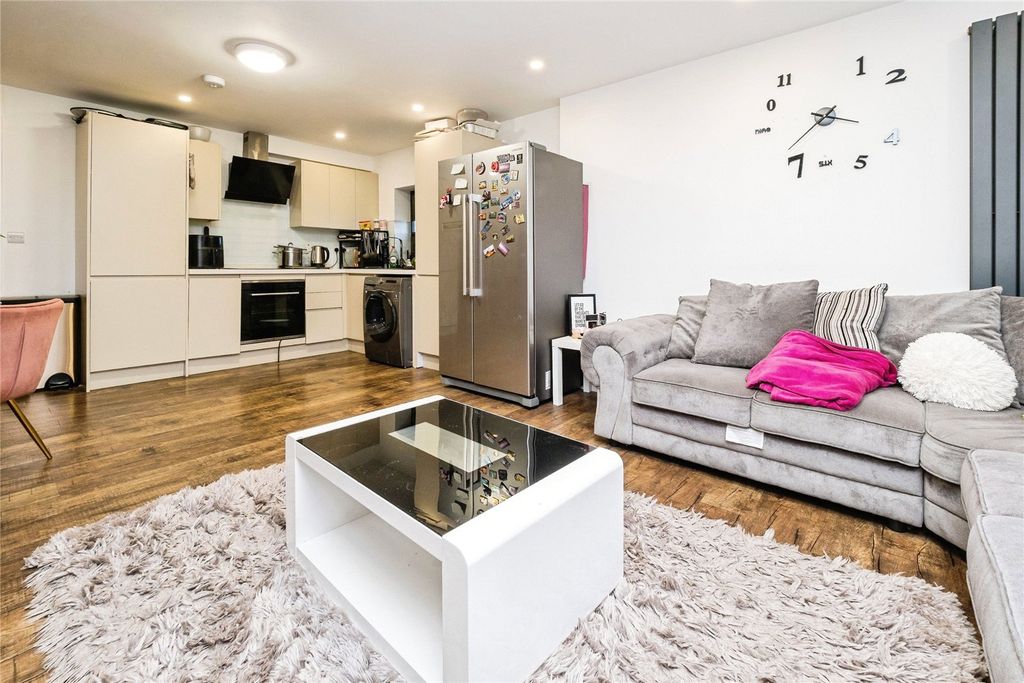 Property photo 2 of 14 Picture No. 04