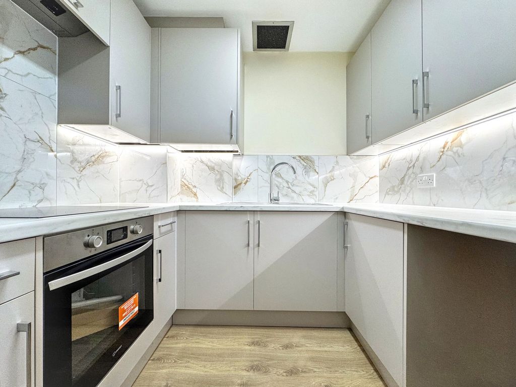 Property photo 2 of 12 Kitchen