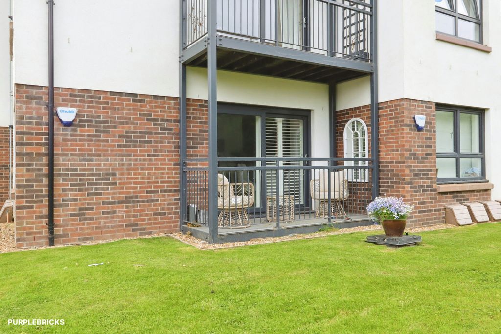 Property photo 2 of 21 Balcony