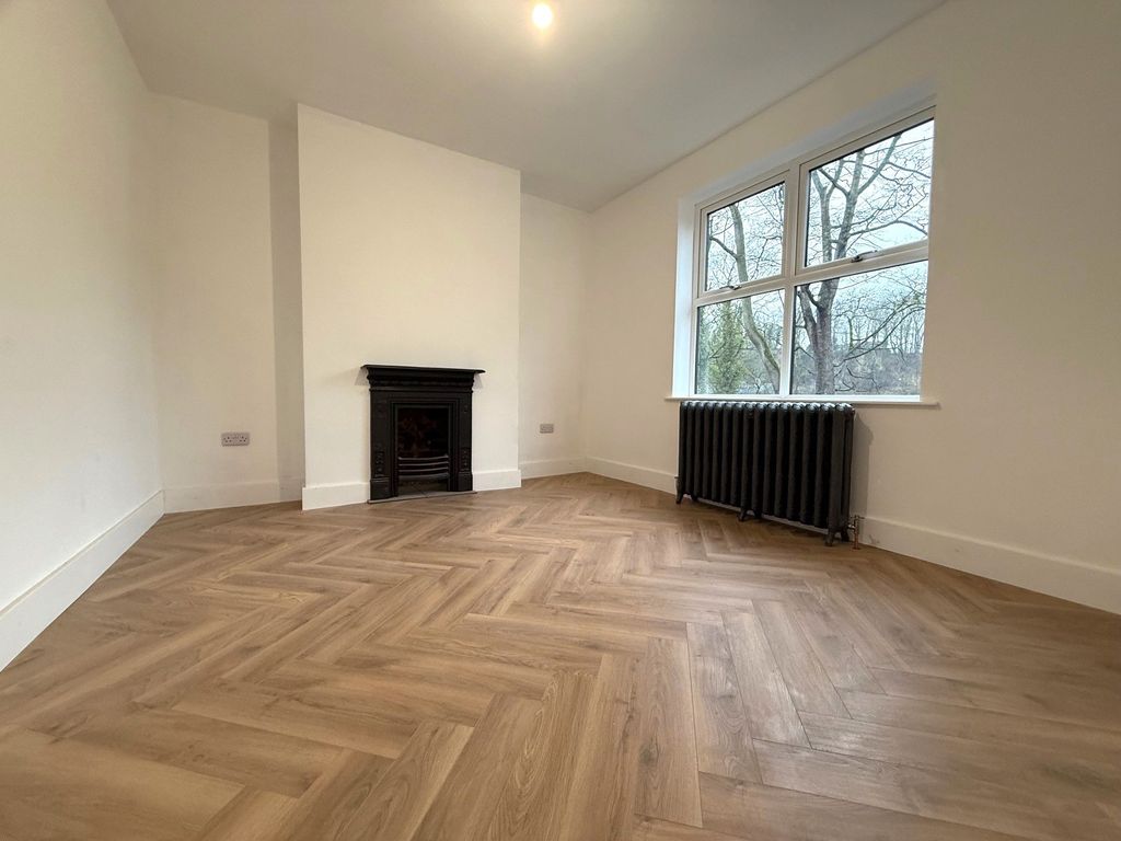 Property photo 3 of 16 Photograph 3