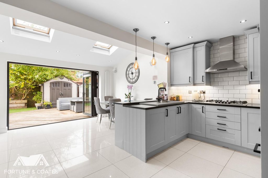 Property photo 2 of 21 Challinor_13.Jpg