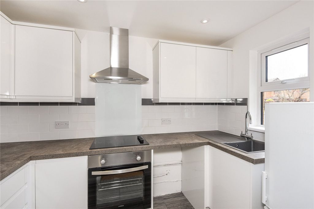 Property photo 2 of 8 Kitchen