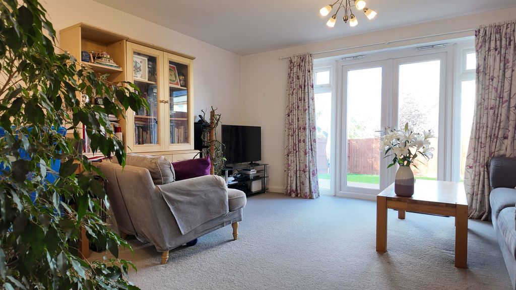 Property photo 2 of 9