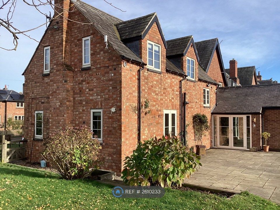 Property photo 3 of 35 Side Of House From The Garden