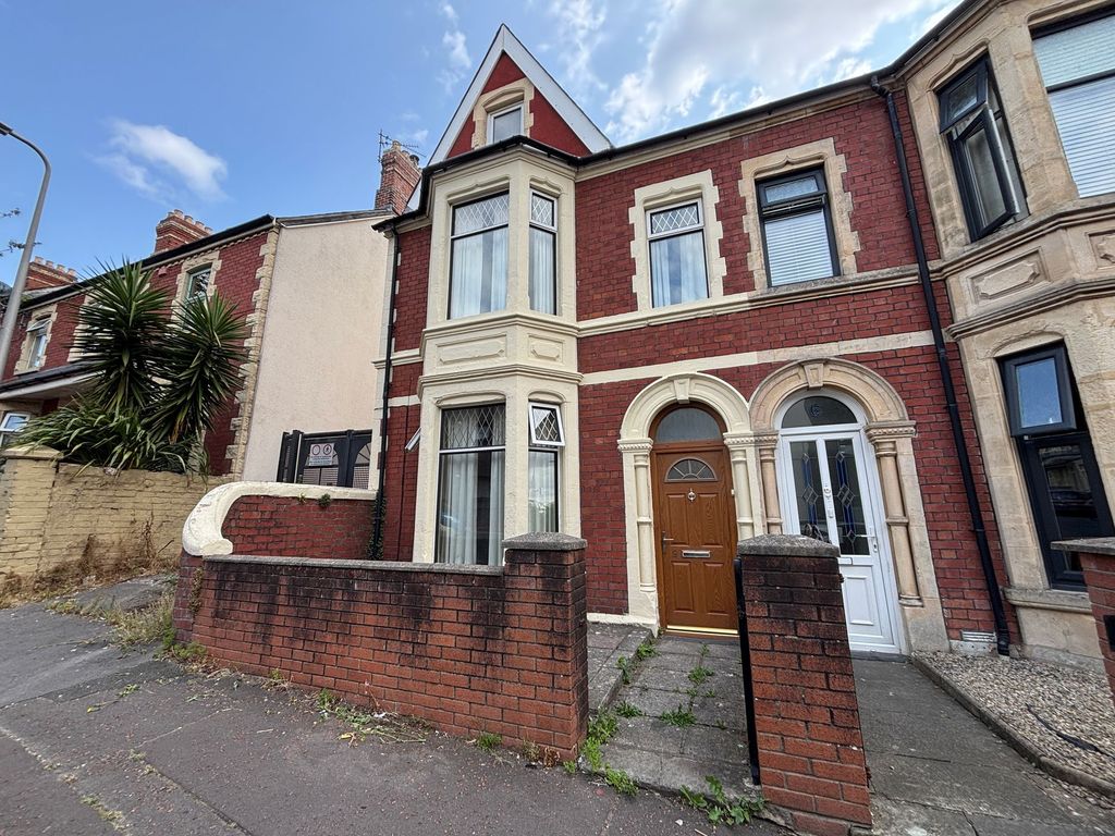 Property photo 2 of 27