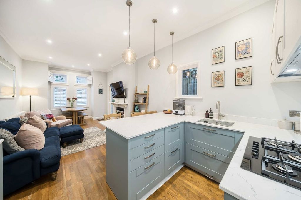 Property photo 2 of 9