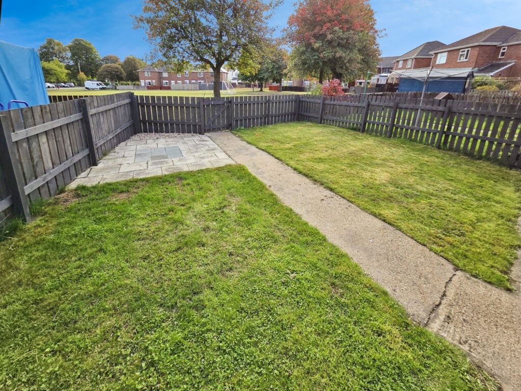 Property photo 2 of 15 Pbox-Garden-342144.Jpg