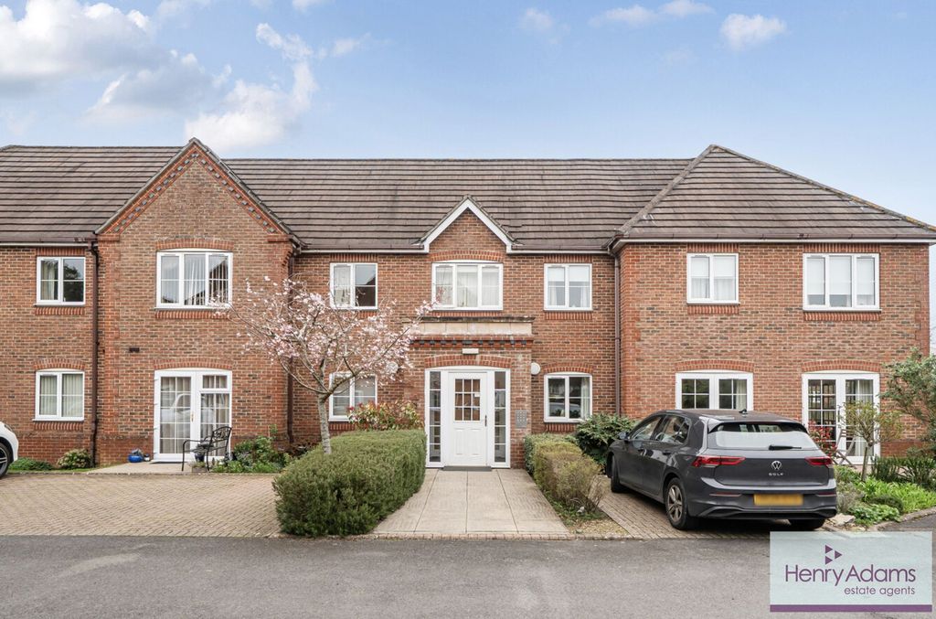 Additional image 15 of 1 bed flat for saleKing George Avenue, Petersfield GU32