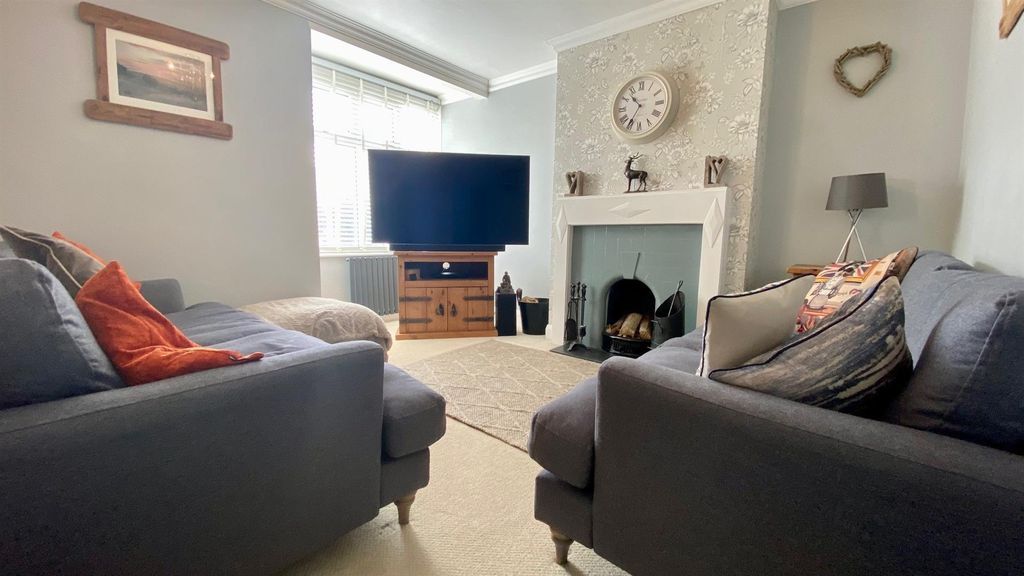 Property photo 3 of 14 4A.Jpg