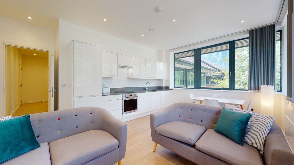 Property photo 1 of 11 Living Room