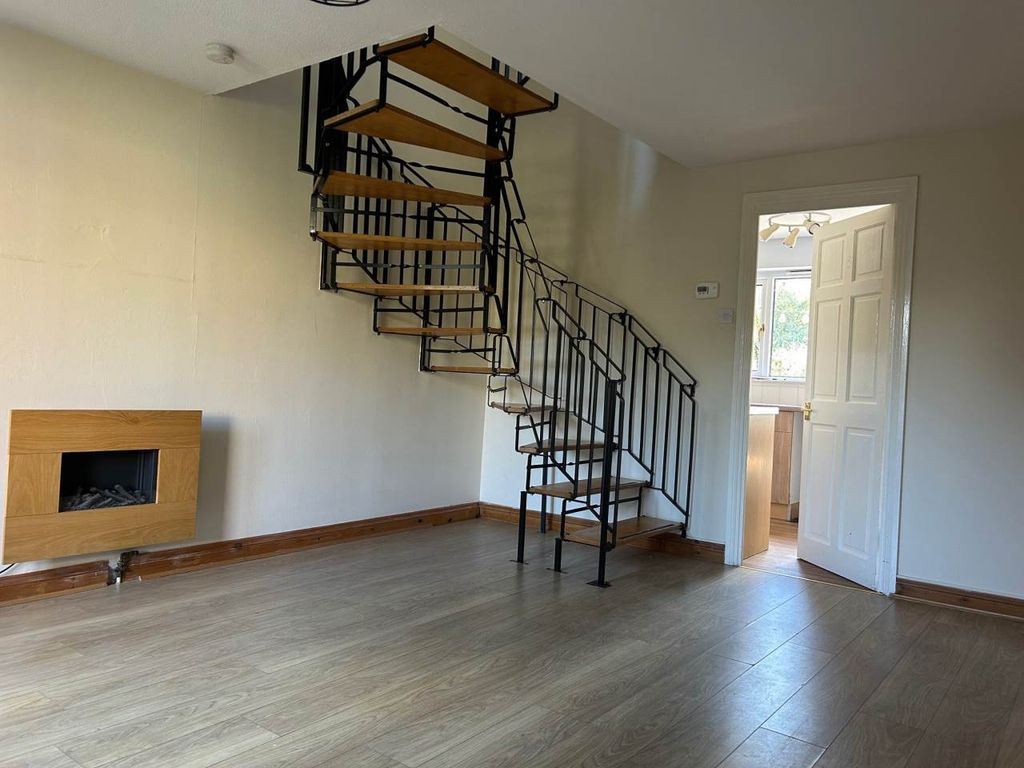 Property photo 2 of 7 30 Osprey Park - Living Room 2