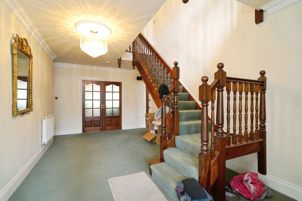 Property photo 3 of 35