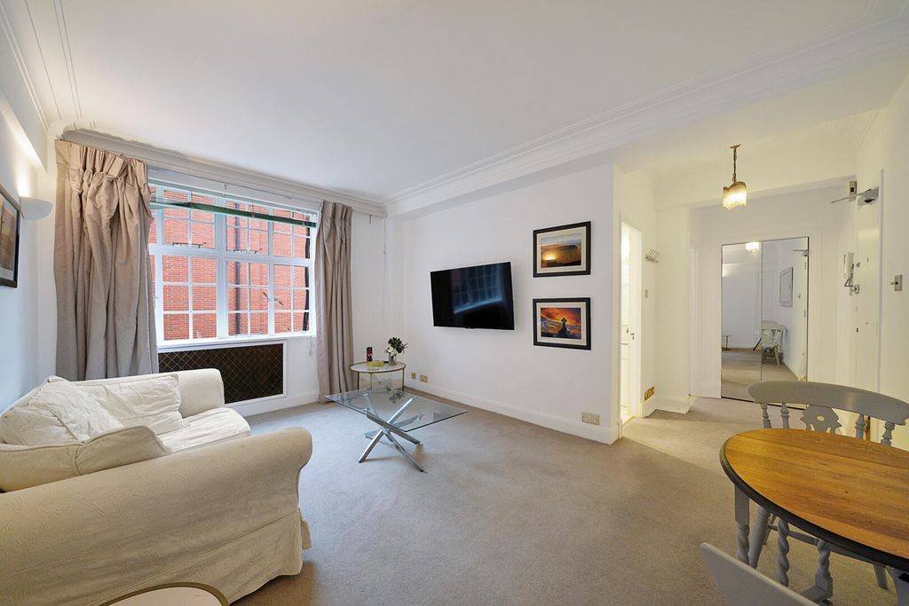 Property photo 3 of 9 Living Room